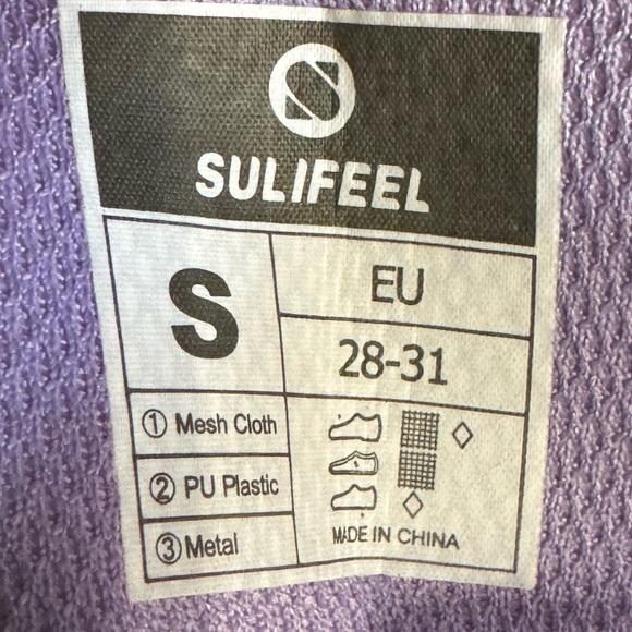 SULIFEEL Rainbow Unicorn 4 Size Adjustable Light up Roller Skates for Kids Small - Picture 5 of 7